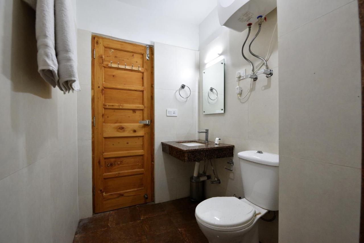 Oyo 13741 Rockwood Bnb Manāli Exterior foto